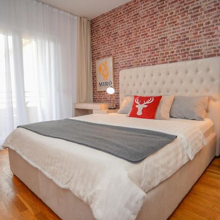 Lovely Apartment At City Quart 波德戈里察 外观 照片